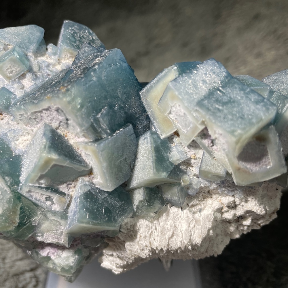 Raw crystal- beautiful green cube fluorite w/ sugar calcite!! Strong UV 5”x4”x3”